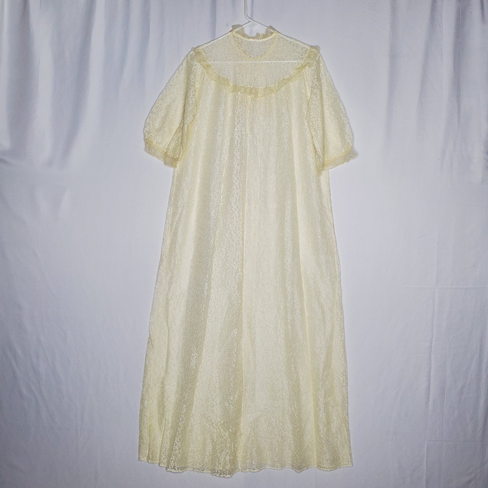 True Vintage Sheer Lace Overlay Robe Cream Short Sleeve Romantic Intimate